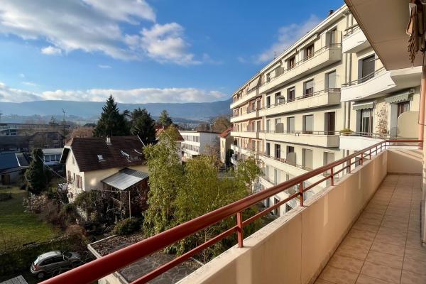 Louer appartement 6 pièce(s) 75 m² - Photo