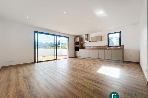Louer appartement 4 pièce(s) 80 m² - Photo